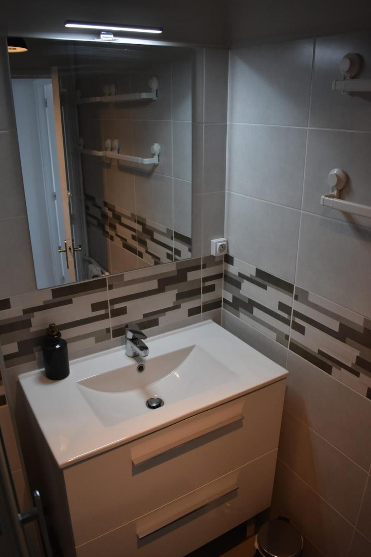 Appartement Lumineux 3 Chambres - Villeurbanne Gratte Ciel ภายนอก รูปภาพ